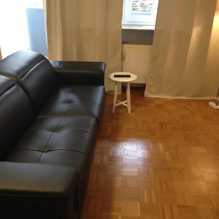 Stylish With Balcony Center アパート